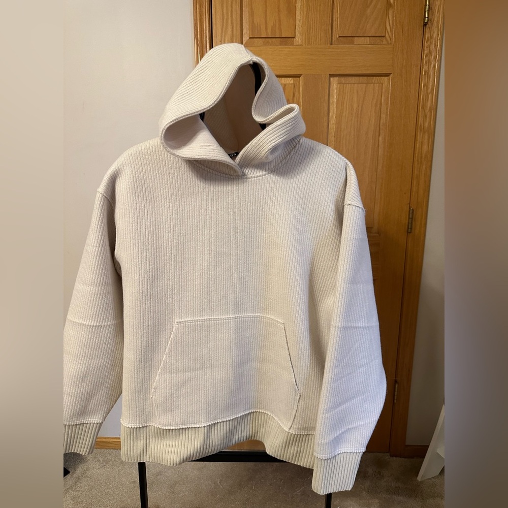 Zara cream colored hoodie